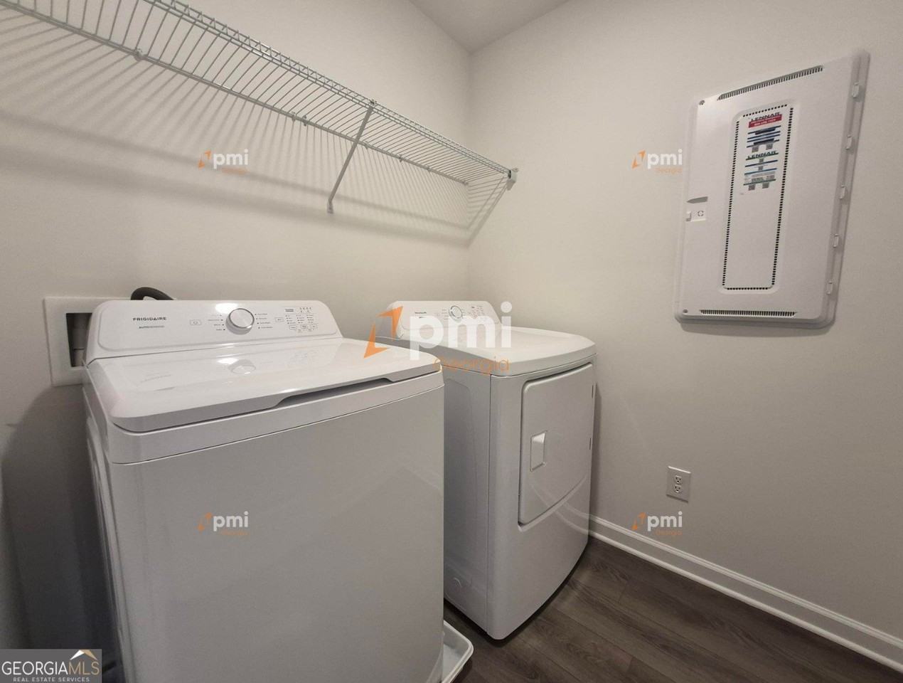 140 Hazel Dr - Photo 5 of 18