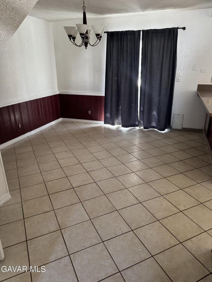 5320 E Avenue R11 - Photo 7 of 19