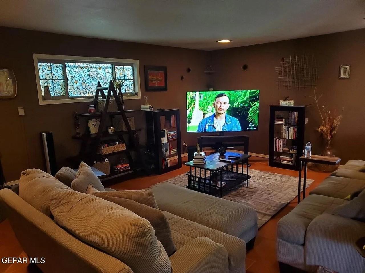 2705 Jackson Ave - Photo 3 of 11