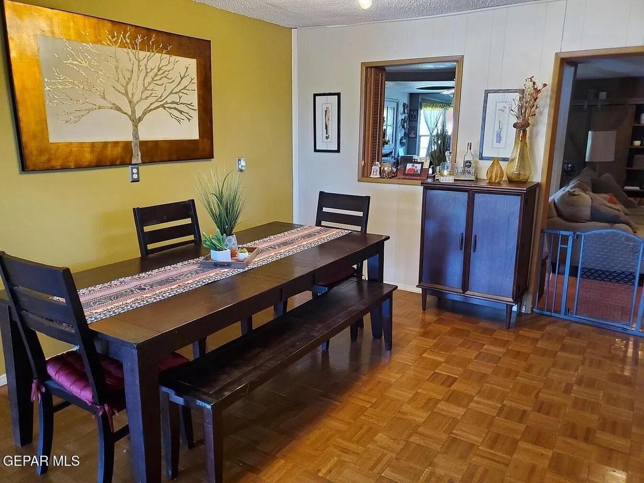 2705 Jackson Ave - Photo 7 of 11