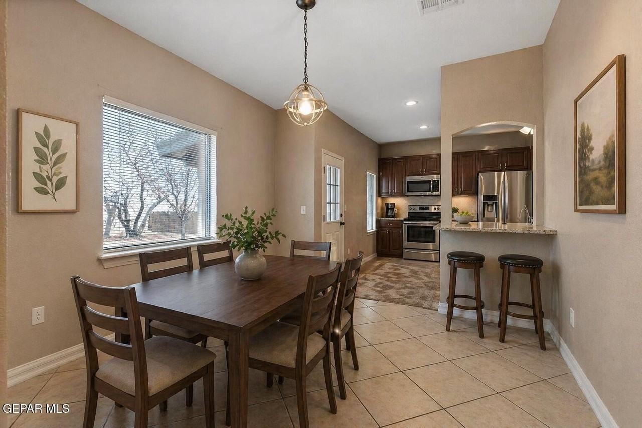 2120 Shreya St - Photo 5 of 15