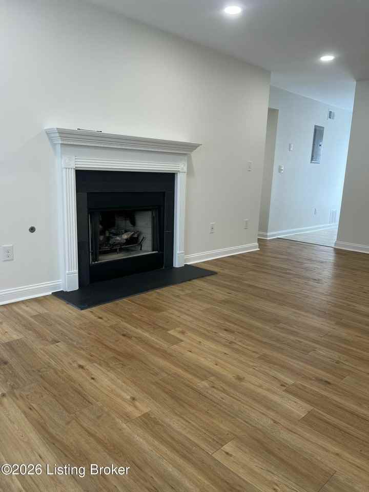 506 Jurich Ct - Photo 3 of 20