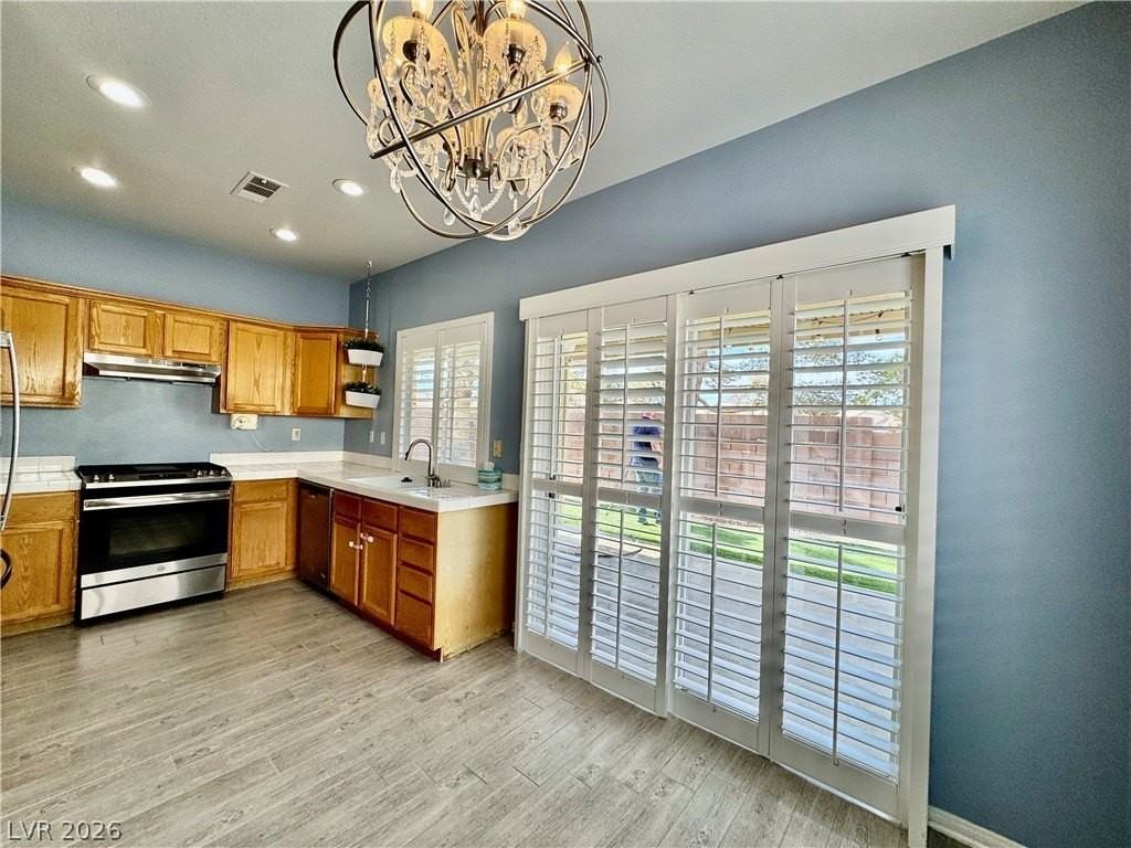 8645 Emerald Grove Way - Photo 4 of 15