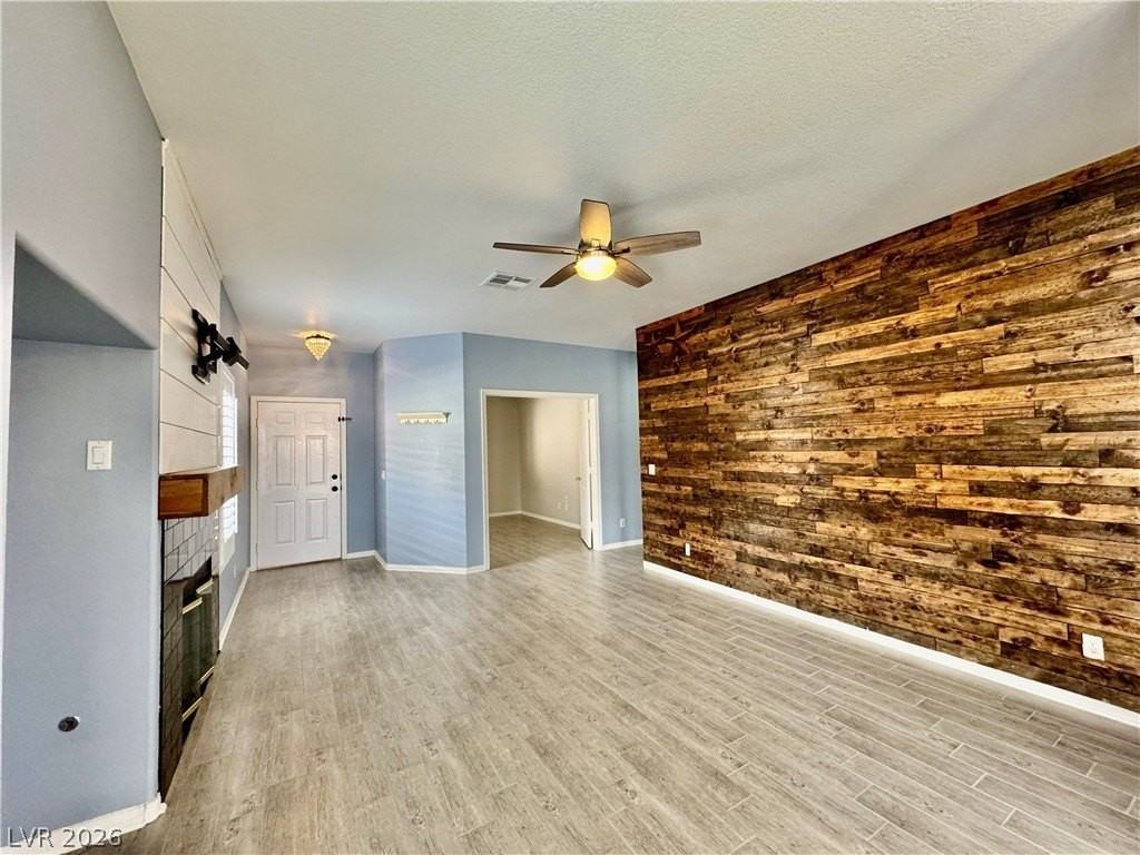 8645 Emerald Grove Way - Photo 5 of 15
