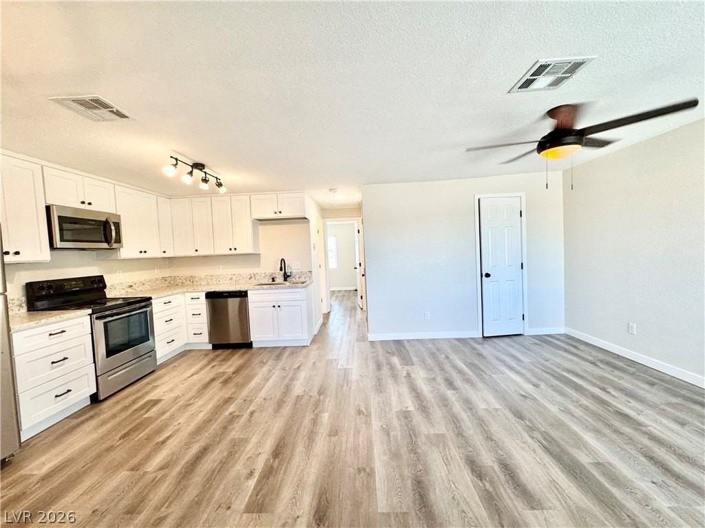 2081 S Dandelion St #3 - Photo 2 of 9