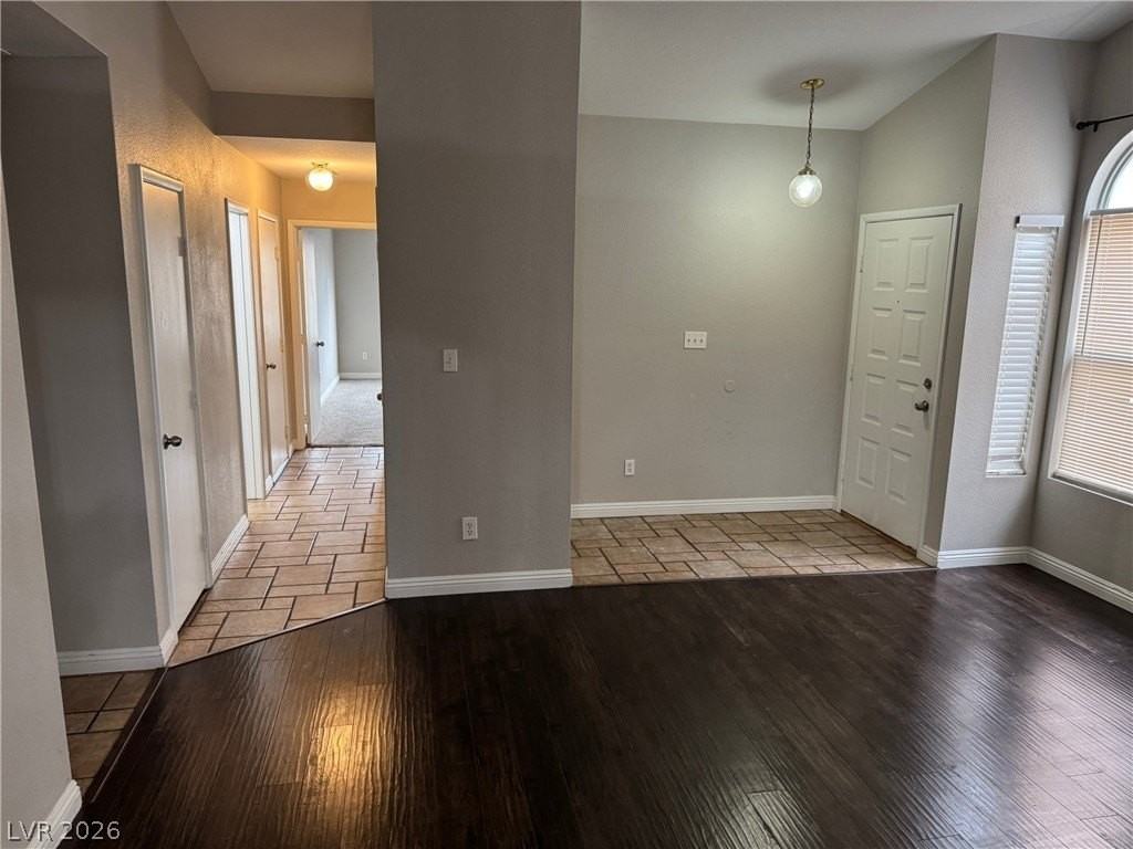 7716 Pine Falls Dr - Photo 4 of 27