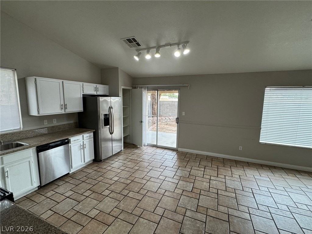 7716 Pine Falls Dr - Photo 7 of 27