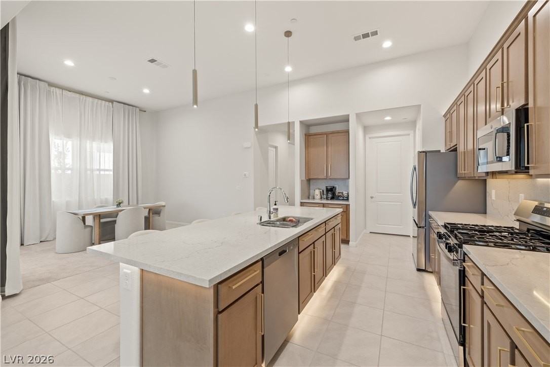 684 Ambridge Dr - Photo 3 of 47