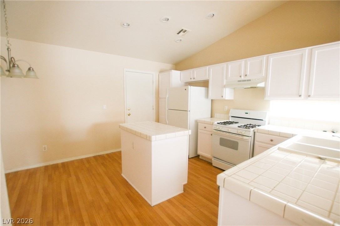 1517 Glenrosa Dr - Photo 5 of 34