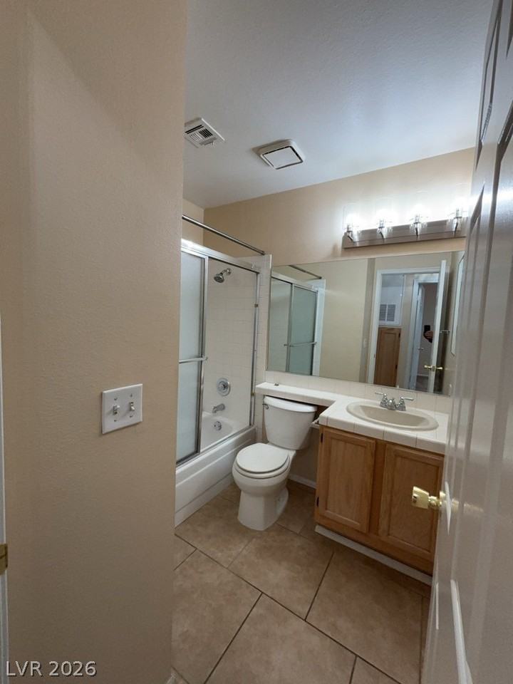 2136 Chertsey Dr #D - Photo 4 of 9