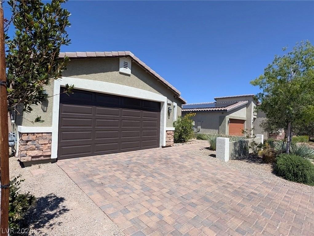 1290 Paseo Del Oso Ln - Photo 3 of 38