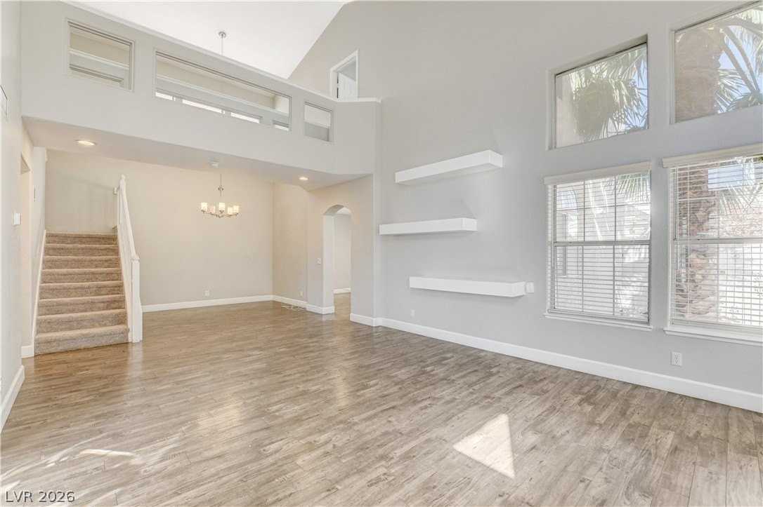 7844 Millhopper Ave - Photo 5 of 50