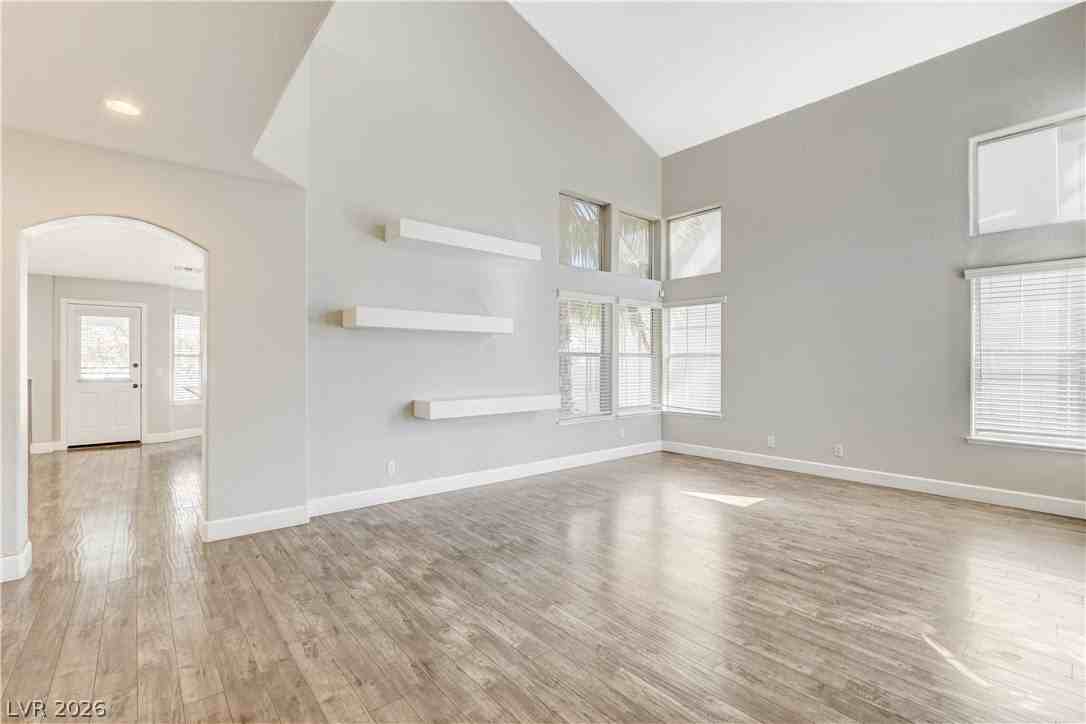 7844 Millhopper Ave - Photo 6 of 50