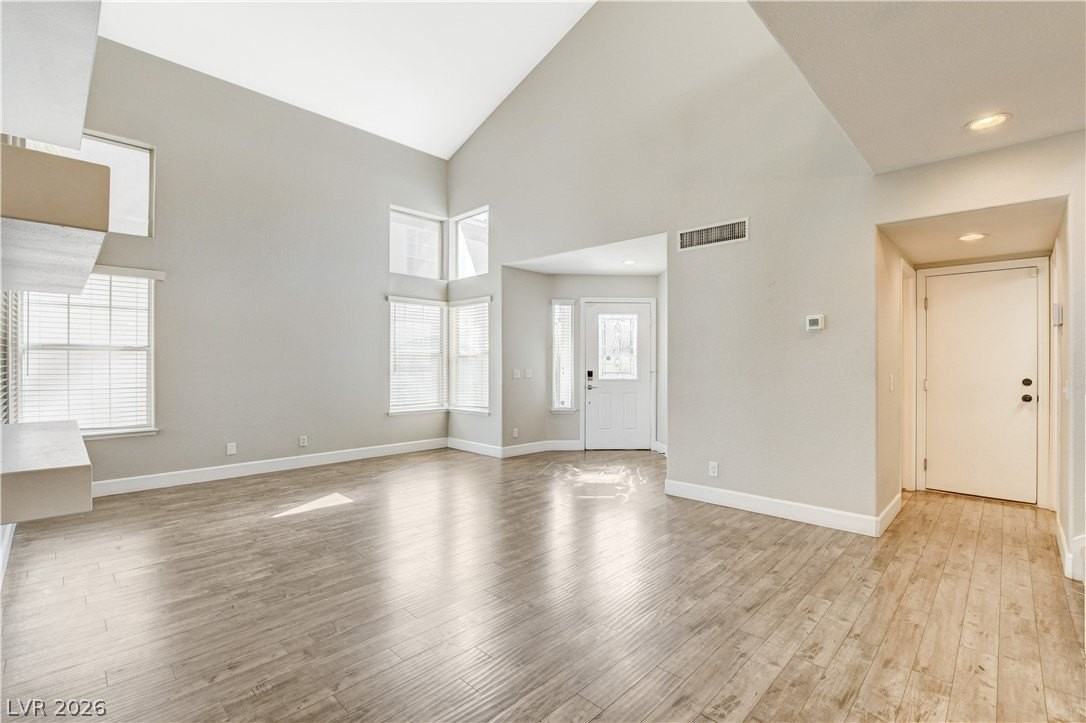 7844 Millhopper Ave - Photo 7 of 50