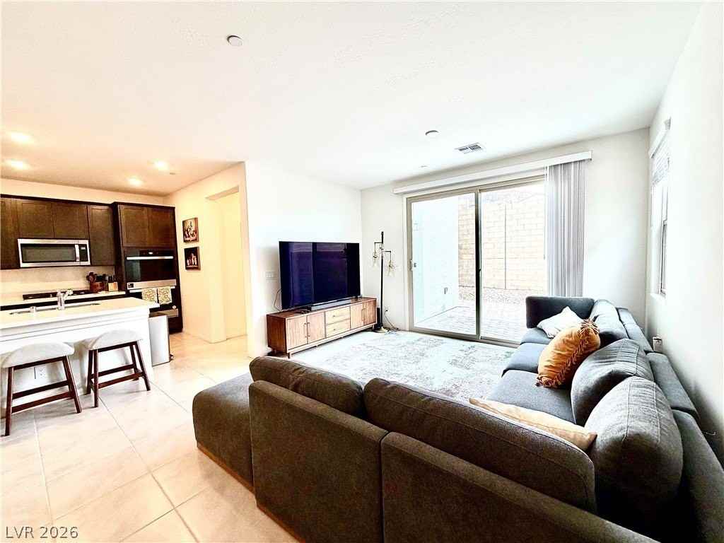11852 Black Canary Ave - Photo 4 of 23