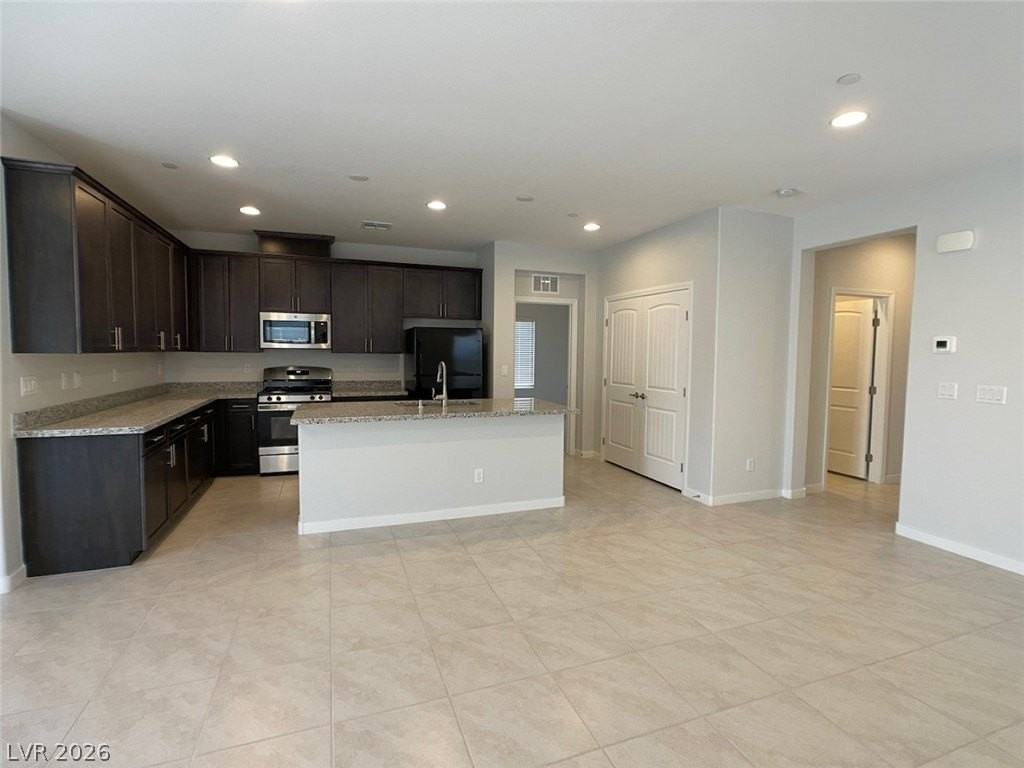 300 Crescent Verse St - Photo 7 of 46