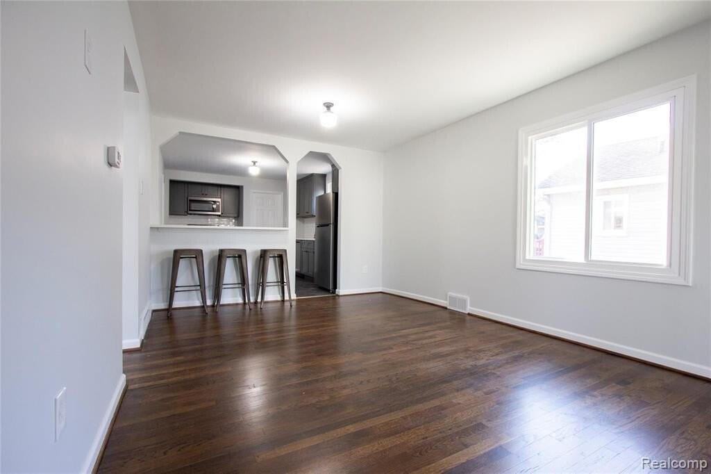 1308 E Milton Ave - Photo 6 of 16