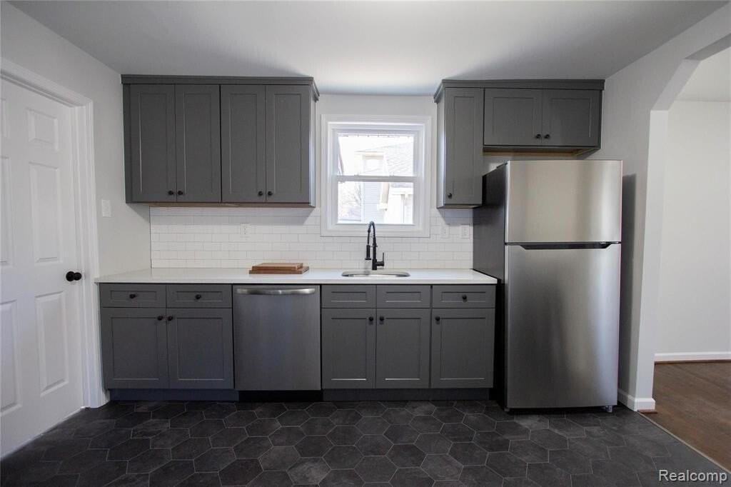 1308 E Milton Ave - Photo 7 of 16