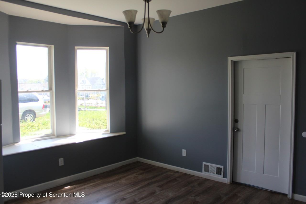 1122 Luzerne St #A - Photo 7 of 13