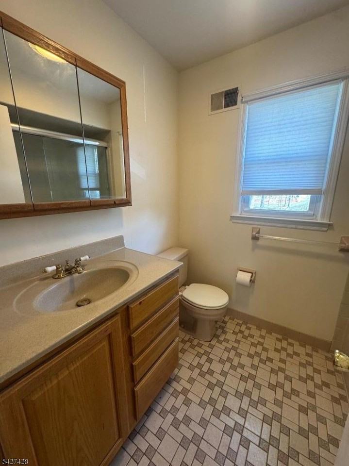 29 Aubrey St #A - Photo 7 of 14