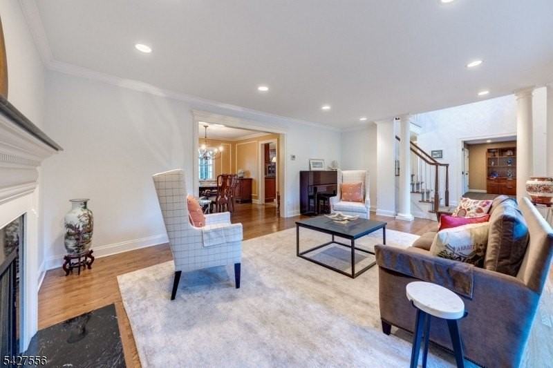 7 Byron Rd - Photo 4 of 33