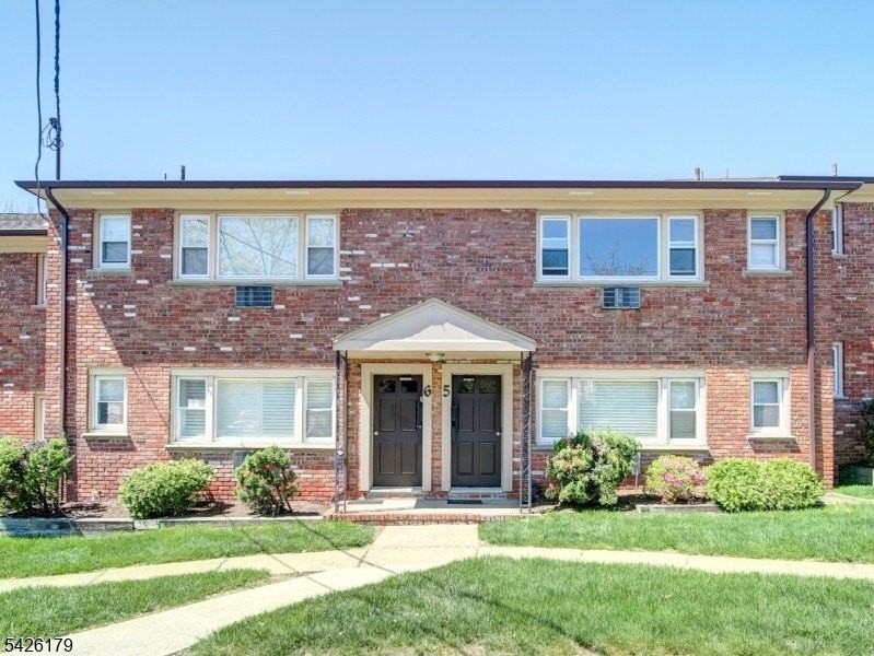 365 Bloomfield Ave - Photo 2 of 15