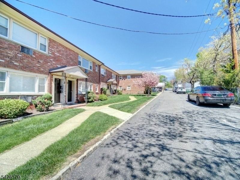 365 Bloomfield Ave - Photo 3 of 15