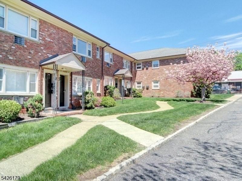 365 Bloomfield Ave - Photo 4 of 15