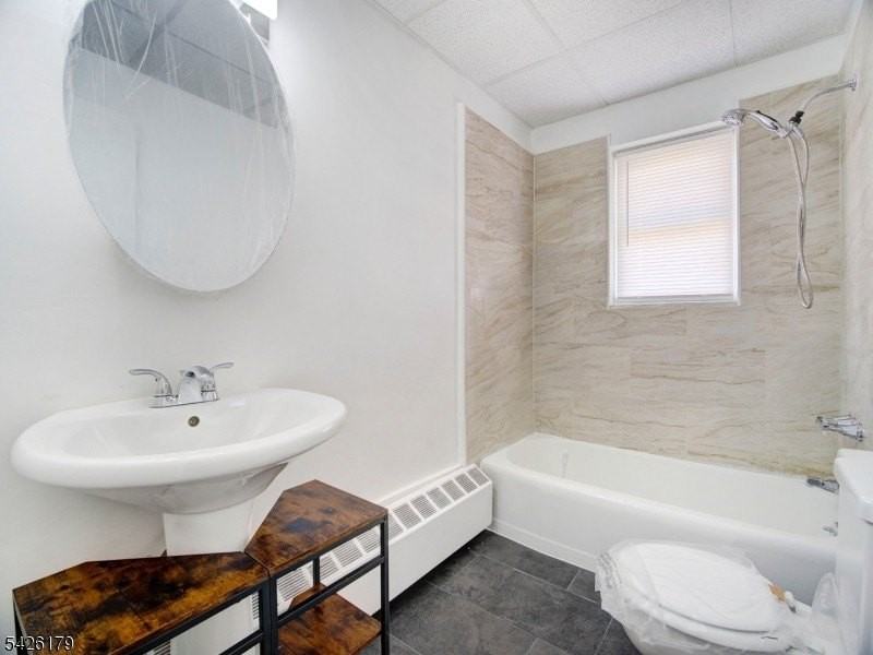 365 Bloomfield Ave - Photo 6 of 15