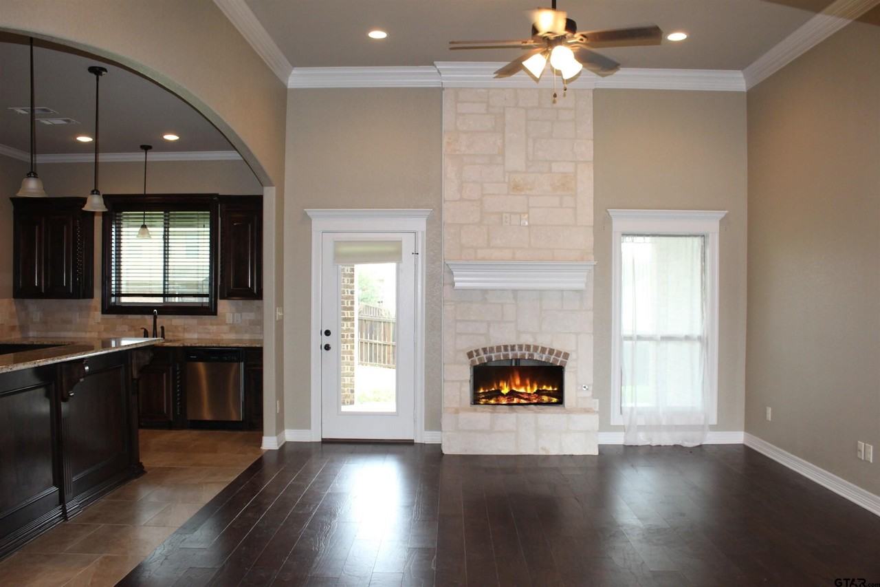 1811 Spruce Pine Ln - Photo 2 of 26