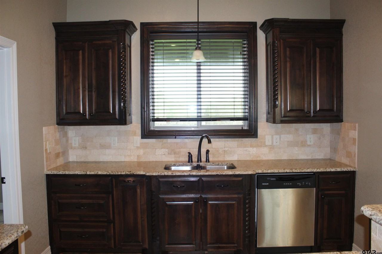 1811 Spruce Pine Ln - Photo 7 of 26