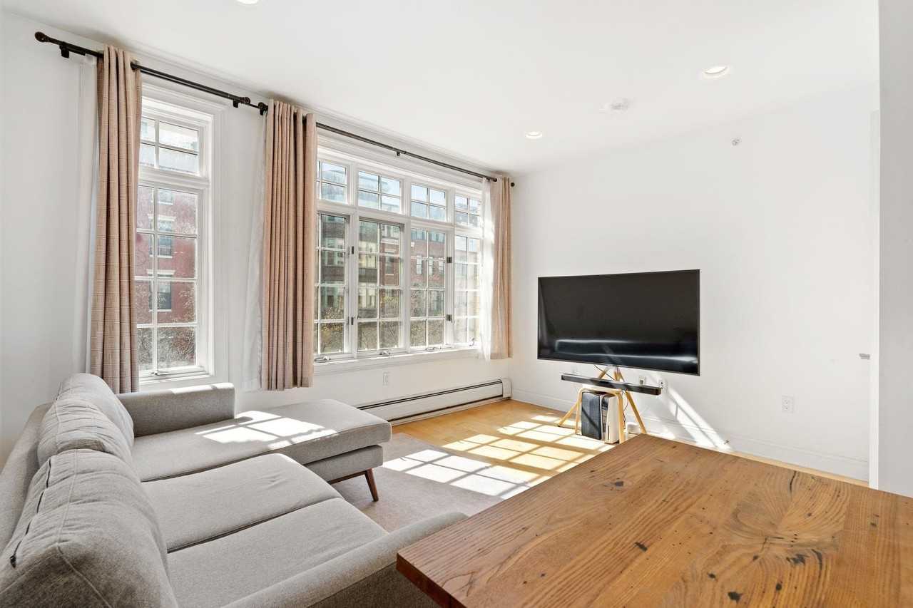 110 Tidewater St #2B - Photo 3 of 25