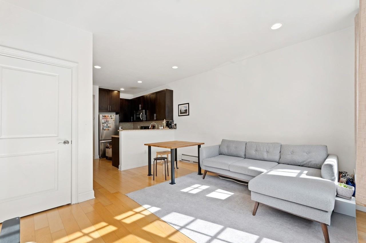 110 Tidewater St #2B - Photo 4 of 25