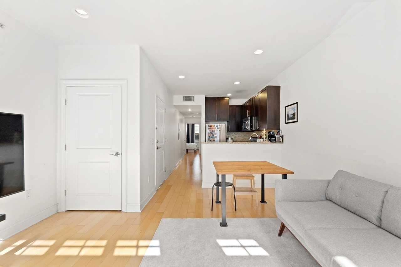 110 Tidewater St #2B - Photo 5 of 25