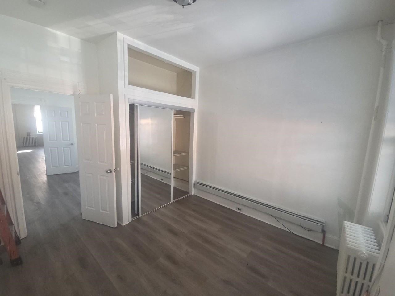 819 24th St - Photo 6 of 9