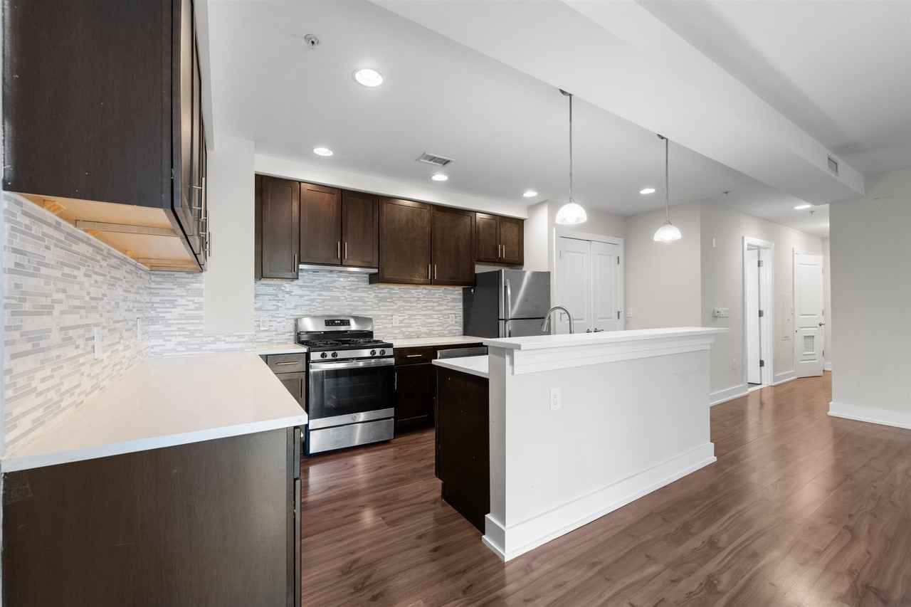 1040 Kennedy Blvd #305 - Photo 6 of 47