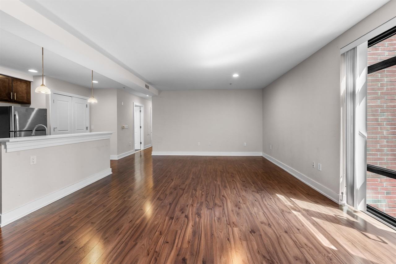 1040 Kennedy Blvd #305 - Photo 7 of 47