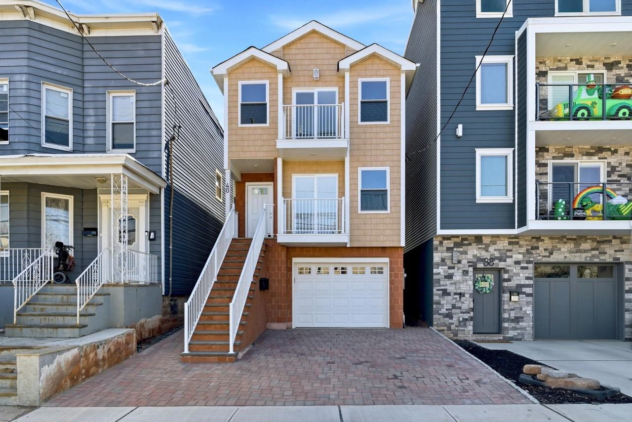 40 E 5th St #2 - Photo 2 of 23