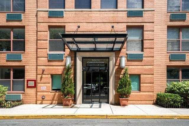 2 Constitution Ct #813