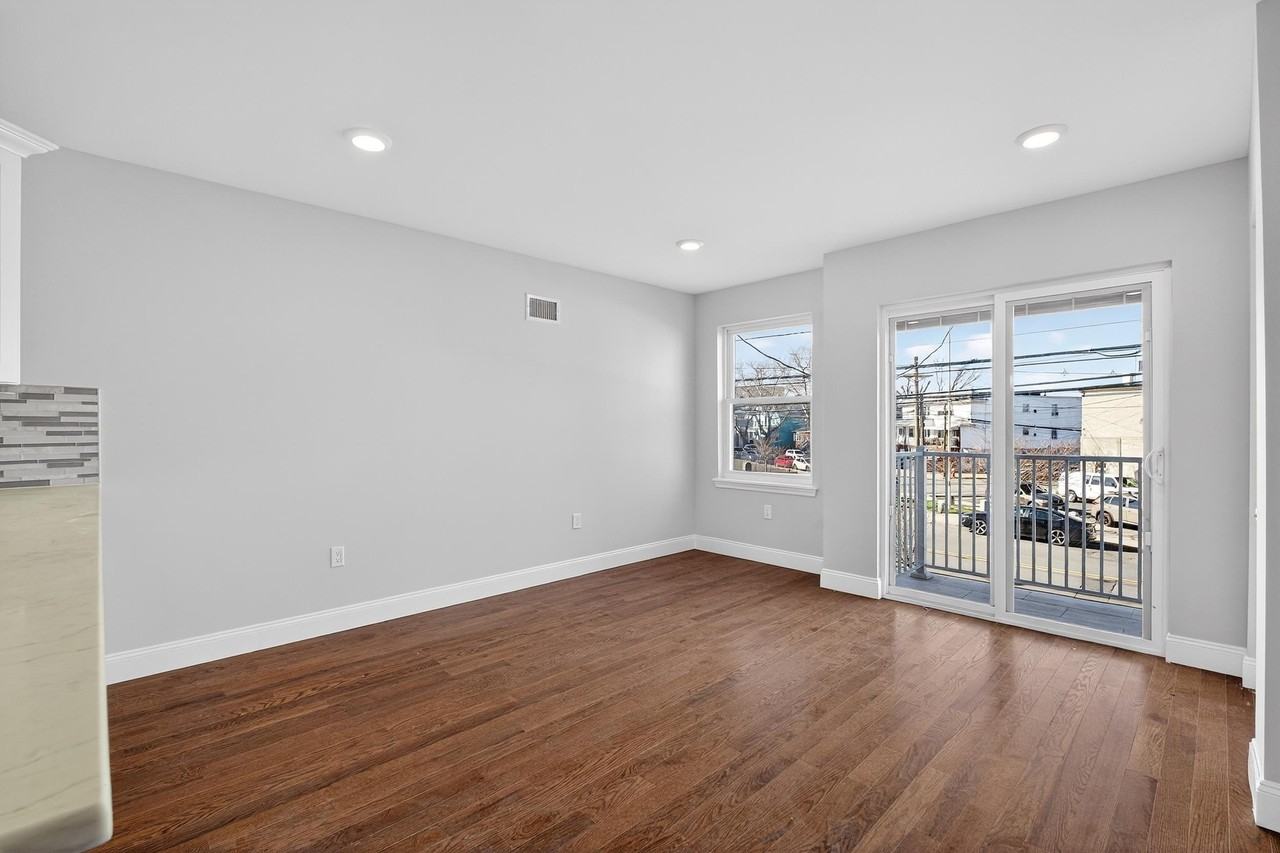 40 E 5th St #1 - Photo 4 of 27