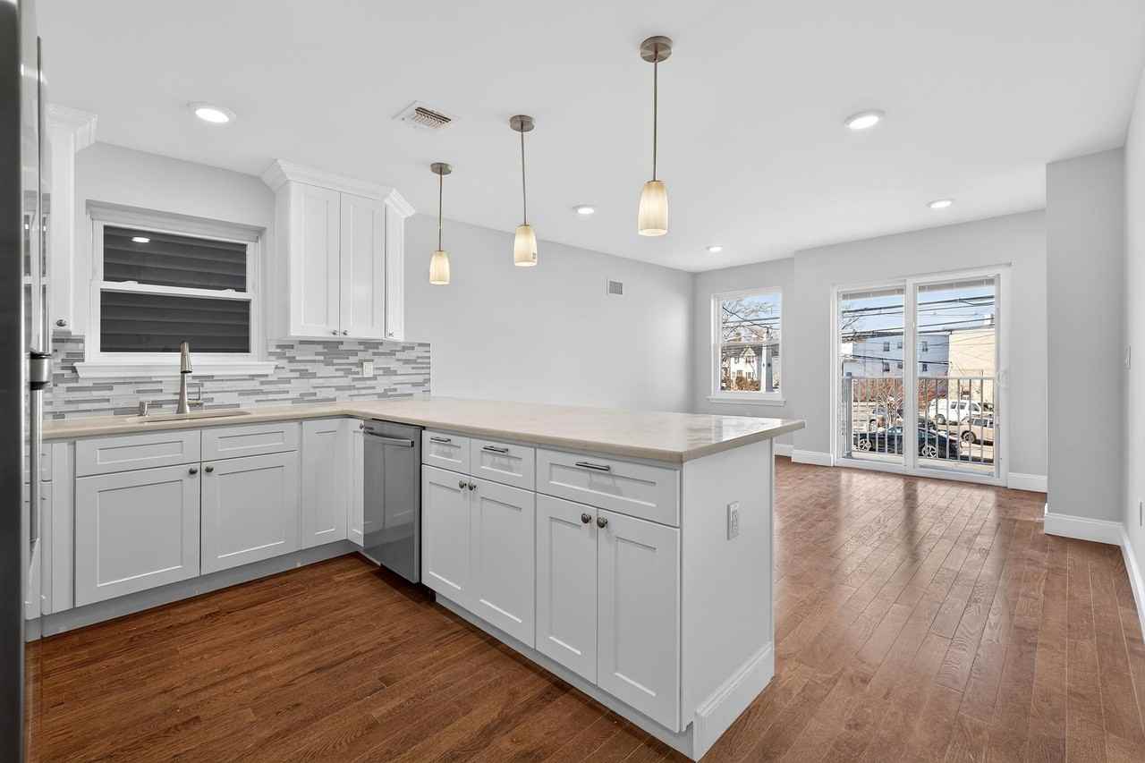 40 E 5th St #1 - Photo 5 of 27