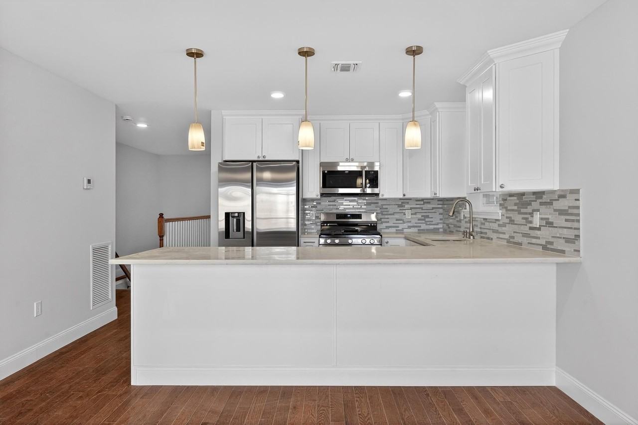 40 E 5th St #1 - Photo 6 of 27