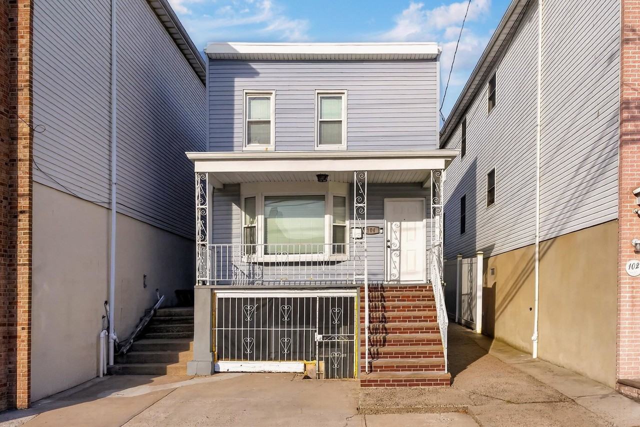 104 Mcadoo Ave - Photo 2 of 29