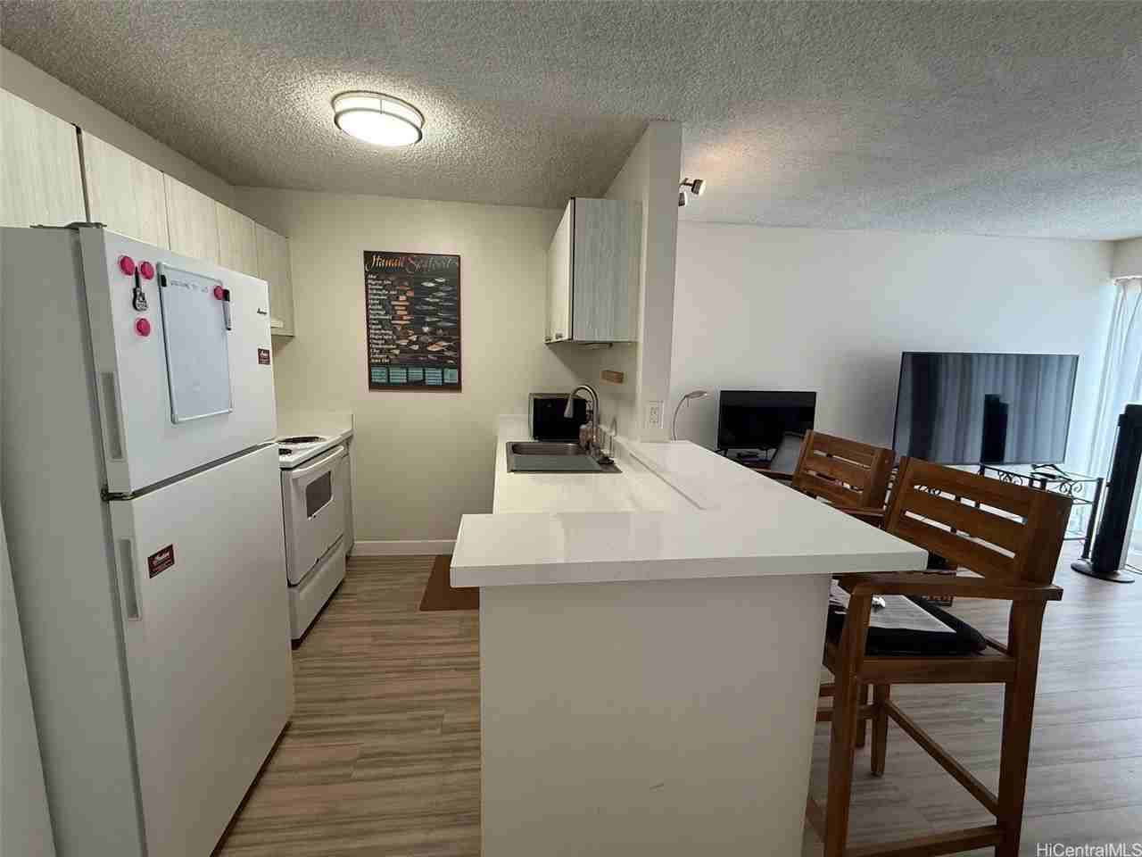 725 Piikoi St #603 - Photo 2 of 11
