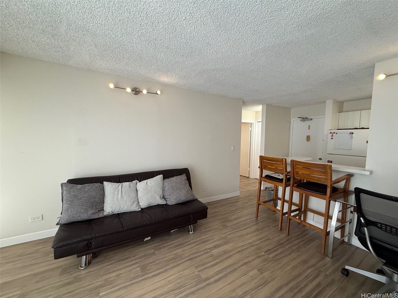 725 Piikoi St #603 - Photo 4 of 11