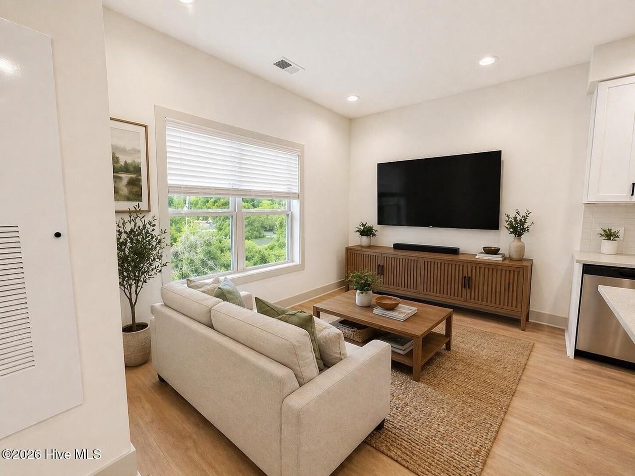 3803 Peachtree Ave #201 - Photo 4 of 8