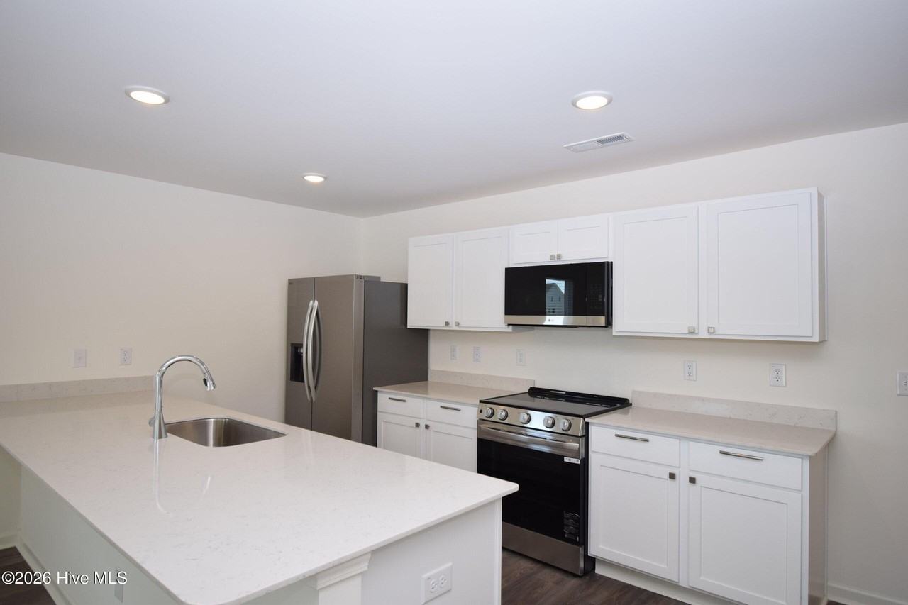 2400 Brookville Dr - Photo 2 of 13