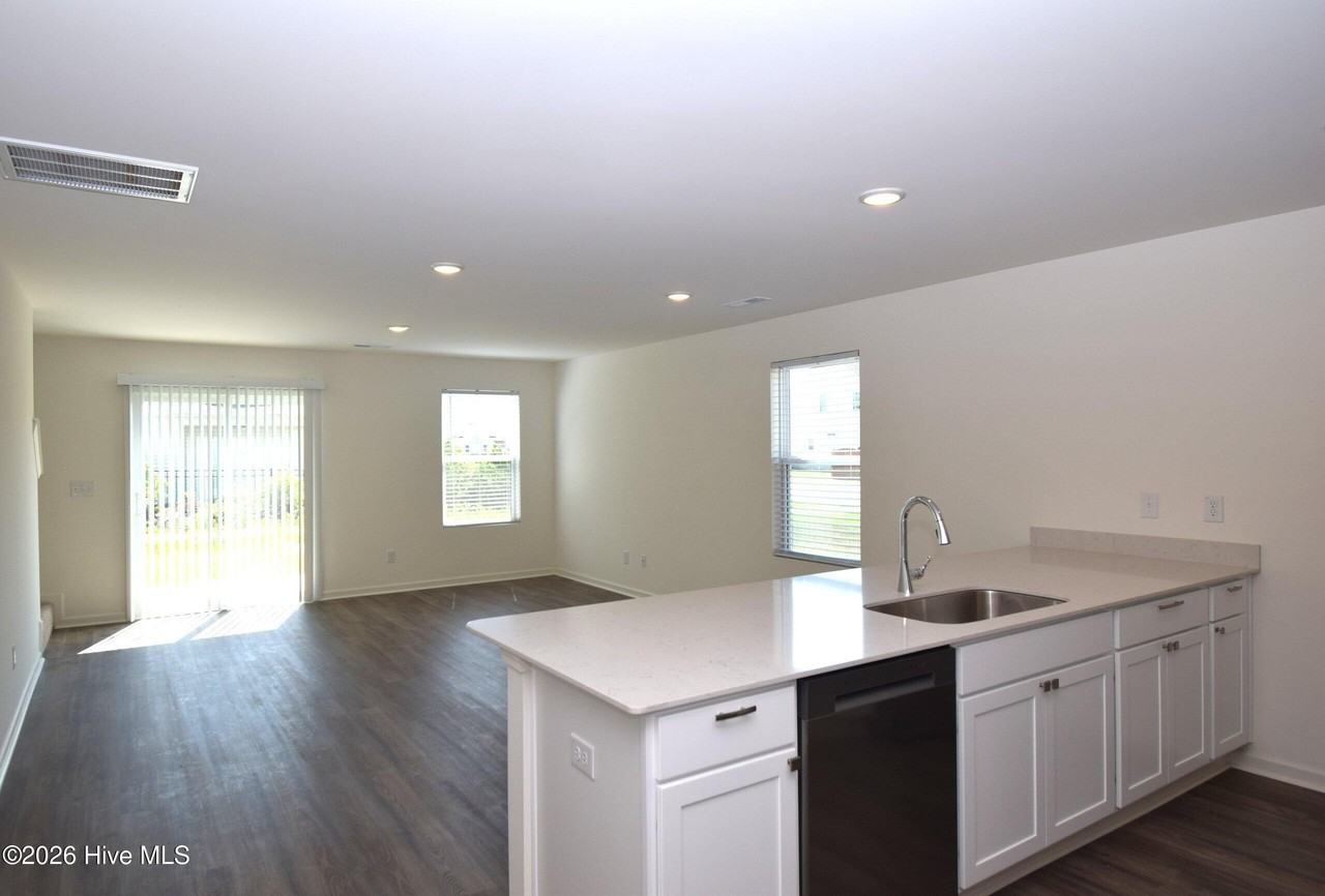 2400 Brookville Dr - Photo 3 of 13