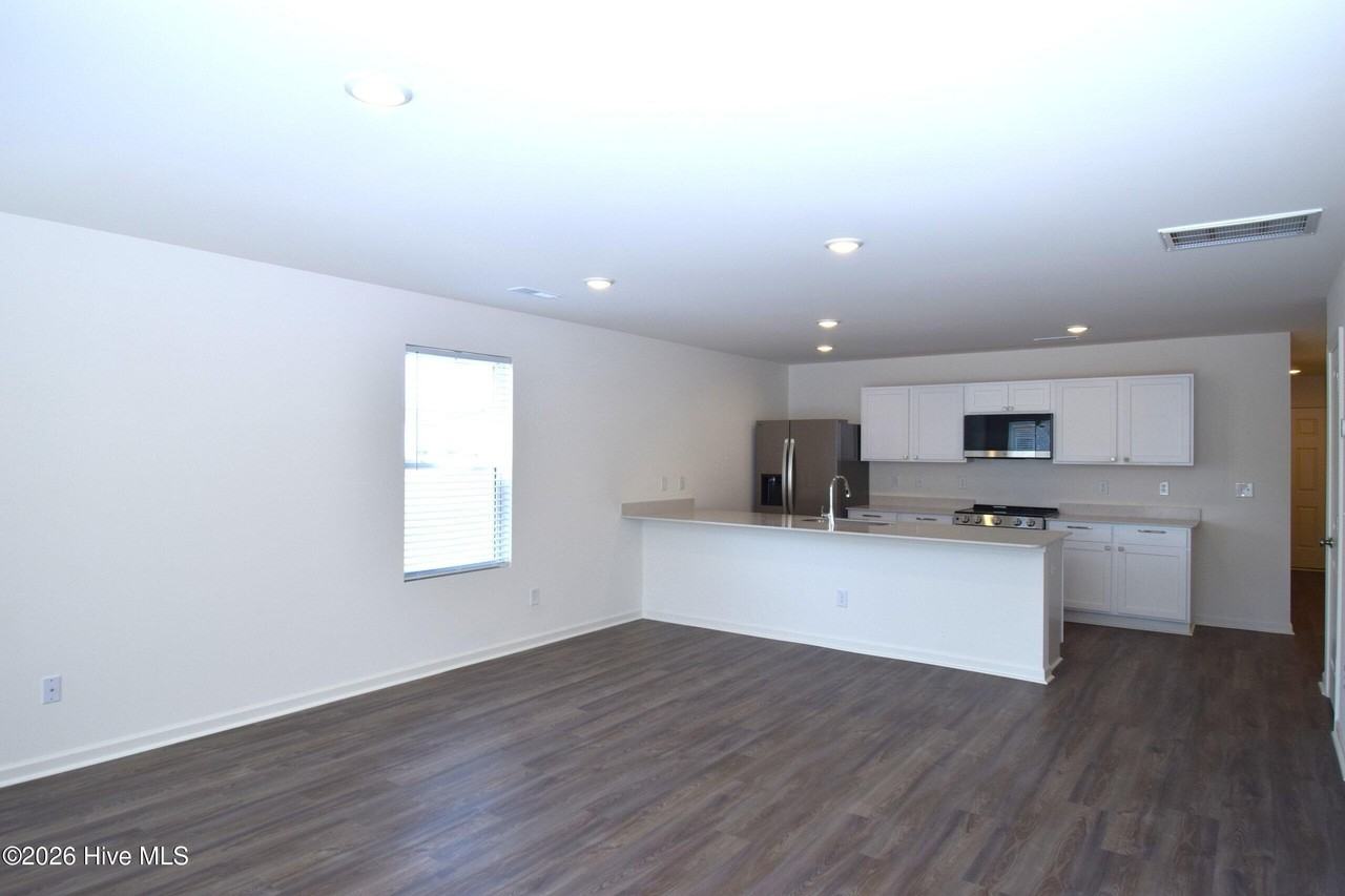 2400 Brookville Dr - Photo 5 of 13
