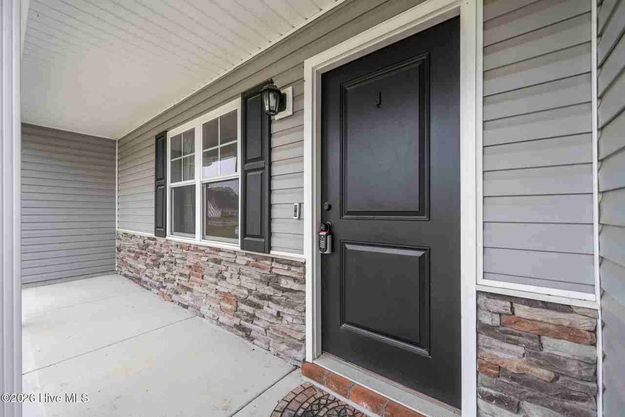 111 Anderson Ave - Photo 5 of 28